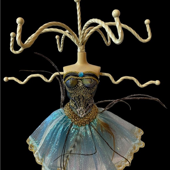 Ballerina Shaped Jewelry Organizer - Picture 2 of 8